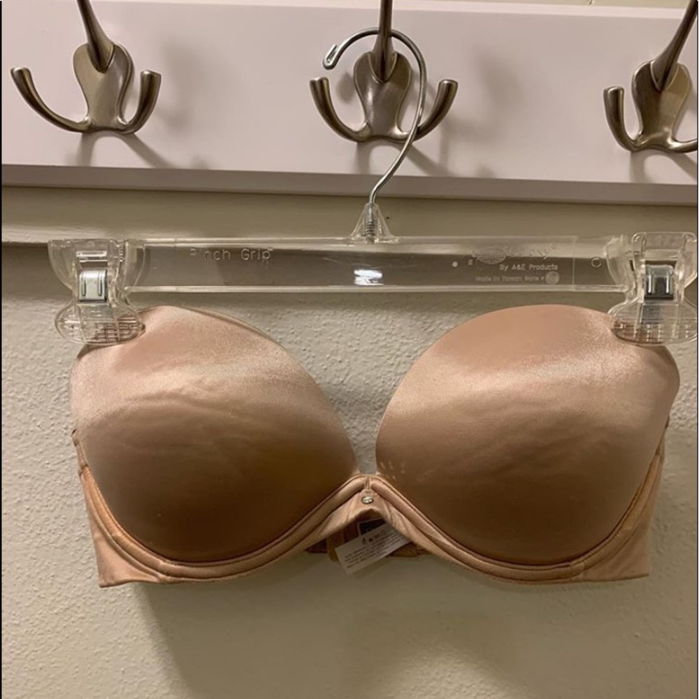 Victoria's Secret Very Sexy push up bra, strapless